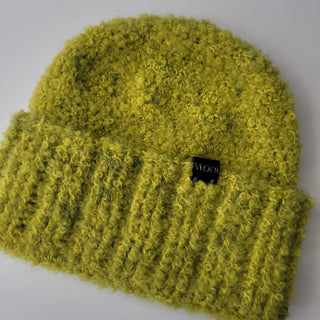 Ursa Major, free crochet hat pattern for bouclé yarn!