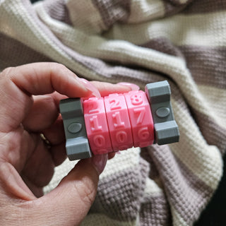 Hero Creations : Le compteur de rangs/mailles 3D respectueux de l'environnement qui révolutionne le monde du crochet