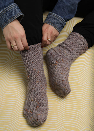 Fireside socks, free crochet pattern