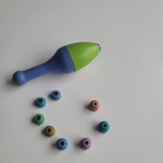 Crochet ergonomic handle with 8 hook adapters.