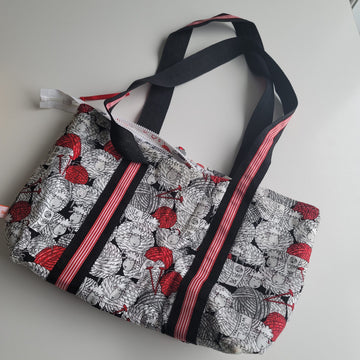 Project bag red, white and black fabric with sheep.