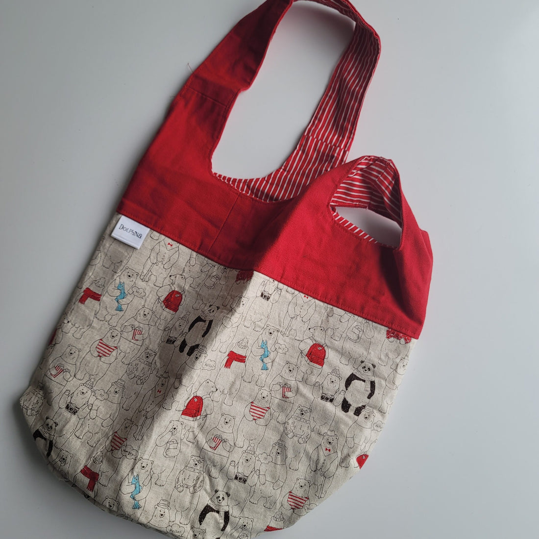 Project bag with outlines of cartoon bears.