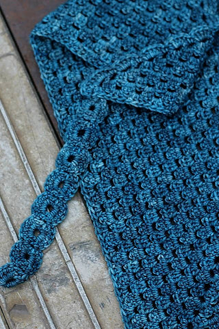 Blue Tania-crochet shawl closeup.