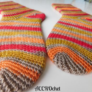 Dobby crochet socks