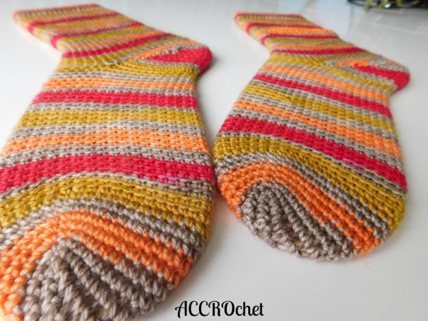 Dobby crochet socks