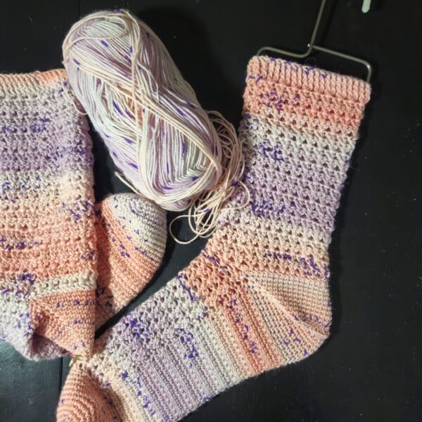 Lilac Lemonade crochet socks pattern by ACCROchet