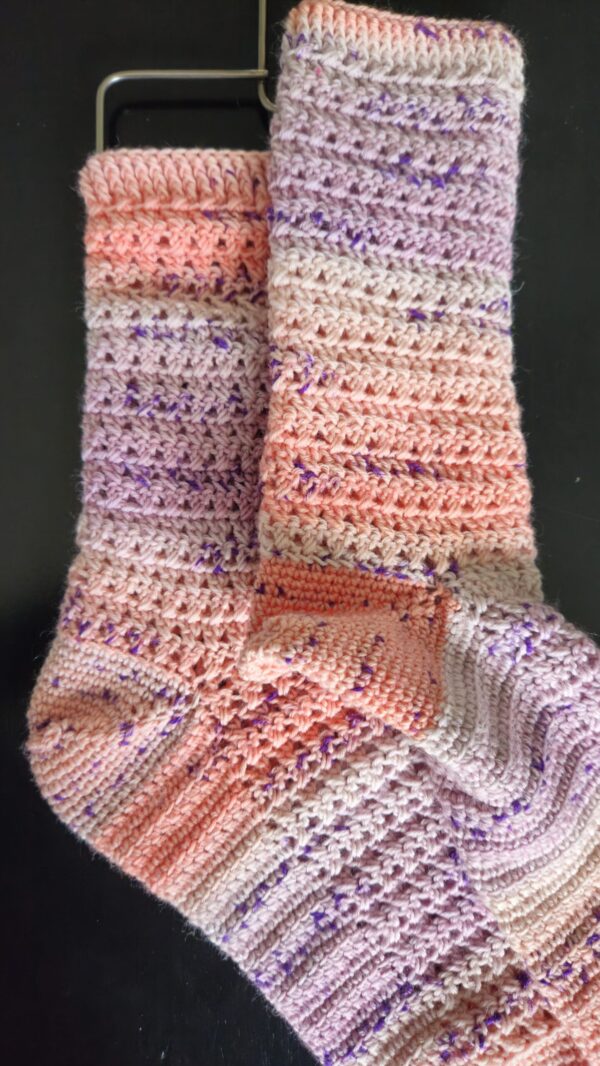 Lilac Lemonade crochet socks pattern by ACCROchet